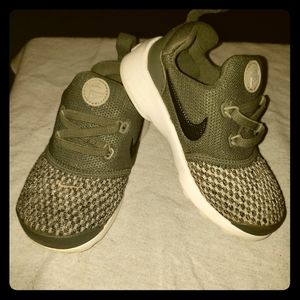 Toddler Nike sneakers